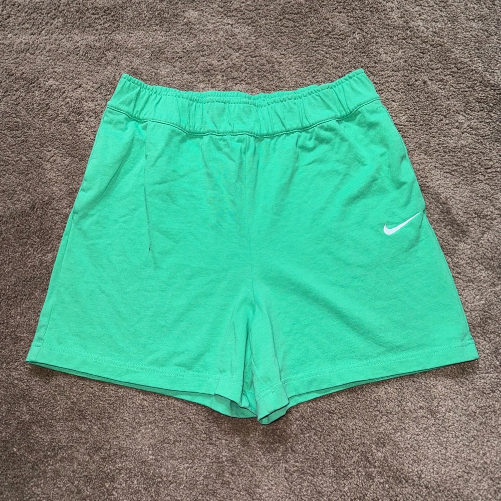 Nike Mint Green Athletic Shorts with Elastic Waistband💙
